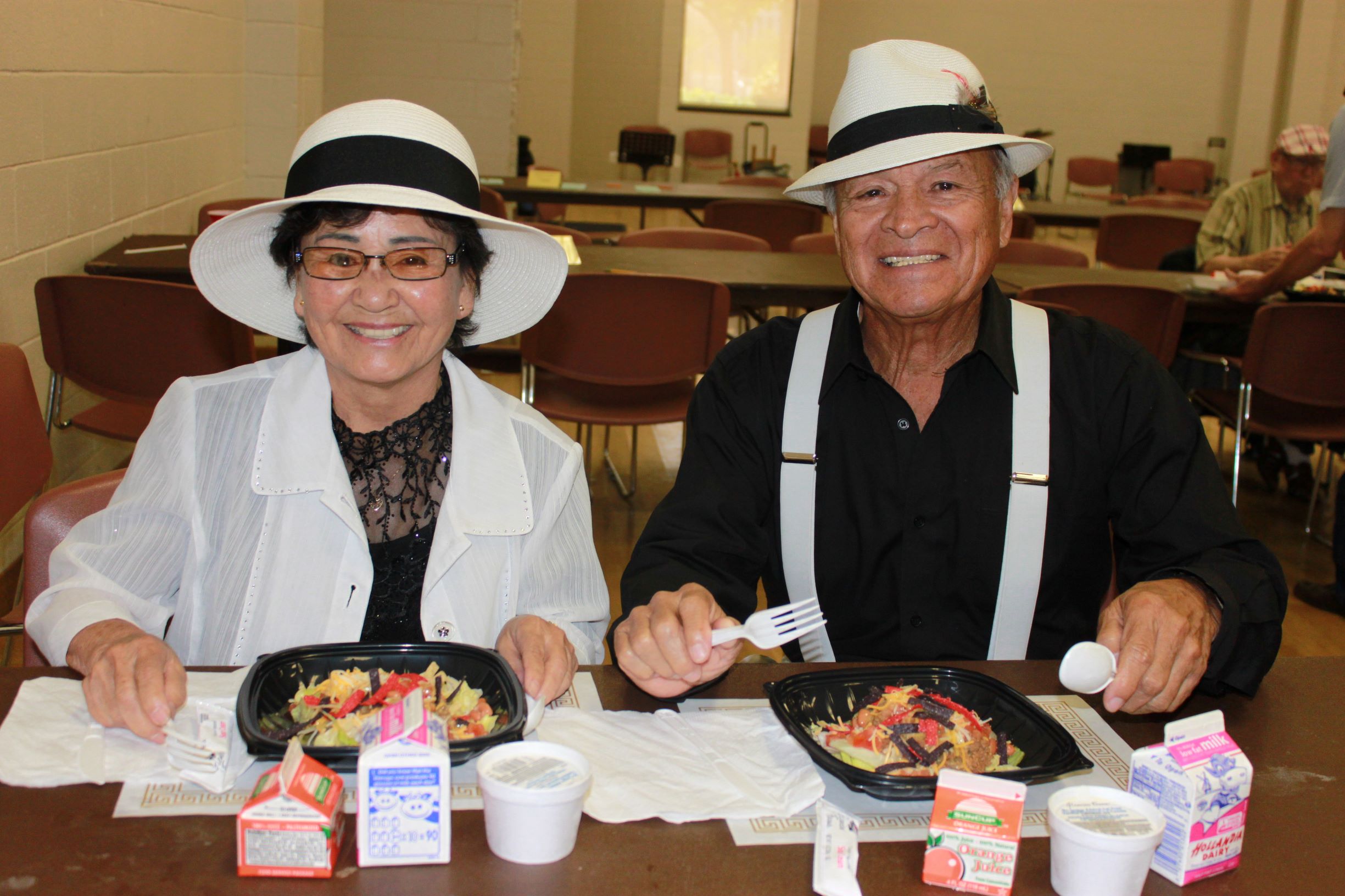 Chun Cha S., Fernando Barona – Ana. West 7-11-19 resize Meals on Wheels OC Lunch Café participants