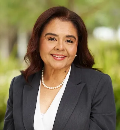 Santa Mendoza